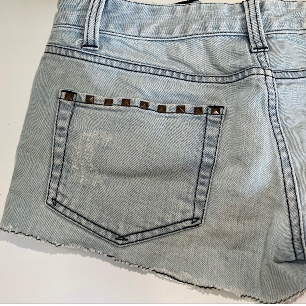 Hurley’s Women Light Blue Mini Denim Shorts - Picture 4 of 6